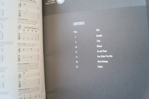 Pink Floyd - Dark Side of the Moon (Guitar Play along, mit Audiocode) Songbook Notenbuch Vocal Guitar