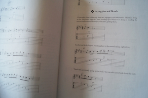 101 Essential Riffs for Acoustic Guitar (mit CD) Gitarrenbuch