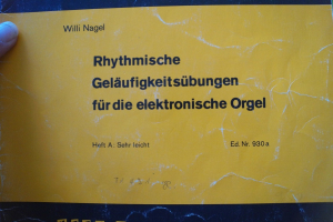 Orgelstudio diverse Ausgaben (8 Stück) Klavierbücher