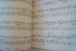 J-Pop Songbook Notenbuch Piano Vocal