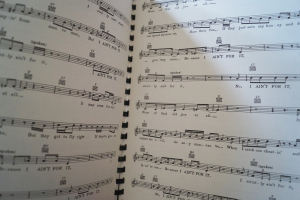 R & B Classics (100 Songs) Songbook Notenbuch Piano Vocal Guitar PVG