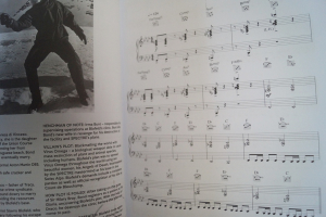 James Bond Ultimate Collection Songbook Notenbuch Piano Vocal Guitar PVG