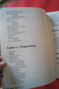 Modern Acoustic Guitar (mit CD und DVD) Gitarrenbuch