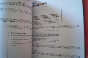 The Bass Player´s Guide to Scales & Modes Bassbuch