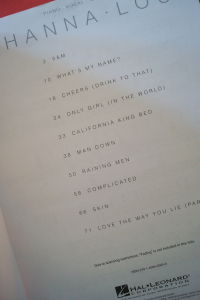 Rihanna - Loud Songbook Notenbuch Piano Vocal Guitar PVG