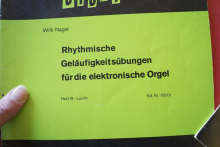 Orgelstudio diverse Ausgaben (8 Stück) Klavierbücher