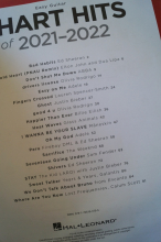 Chart Hits of 2021-2022 Songbook Notenbuch Vocal Easy Guitar